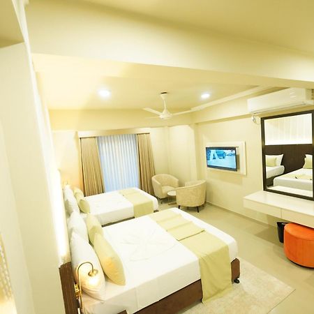 Hotel Grand Amanee راتنابورا المظهر الخارجي الصورة