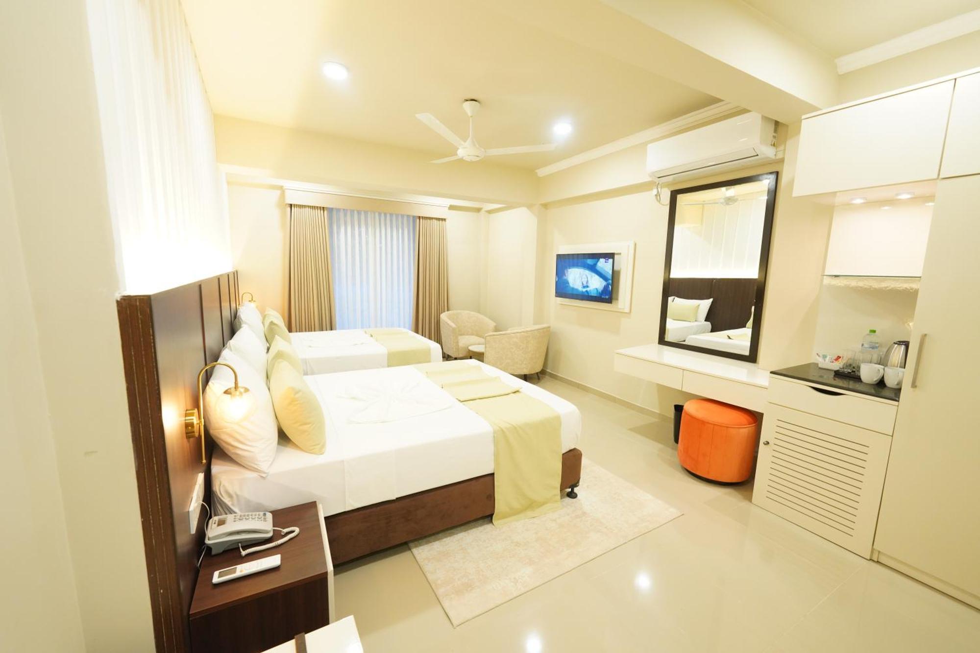 Hotel Grand Amanee راتنابورا المظهر الخارجي الصورة