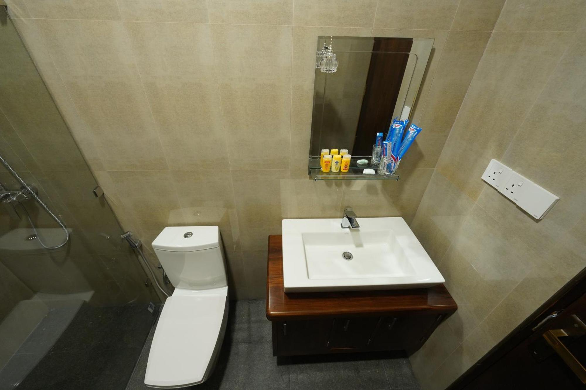 Hotel Grand Amanee راتنابورا المظهر الخارجي الصورة