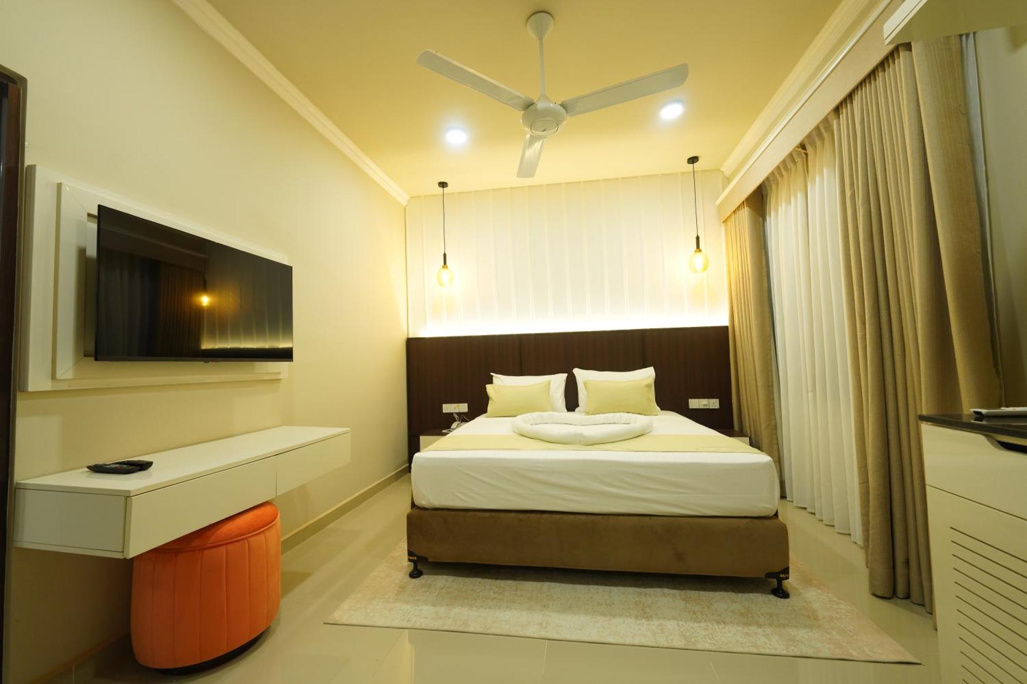 Hotel Grand Amanee راتنابورا المظهر الخارجي الصورة