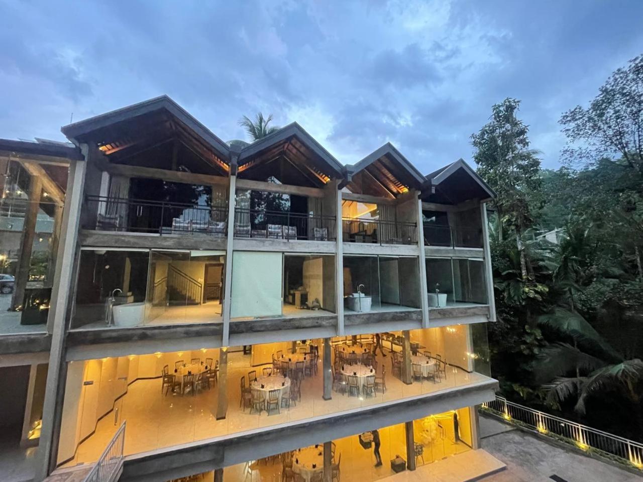 Hotel Grand Amanee راتنابورا المظهر الخارجي الصورة