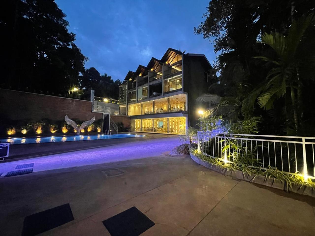 Hotel Grand Amanee راتنابورا المظهر الخارجي الصورة